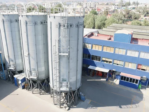Vista aérea del patio de maniobras de la planta de Europlast