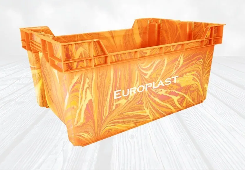 Caja Europlast en naranja jaspeado, un color producido a la medida